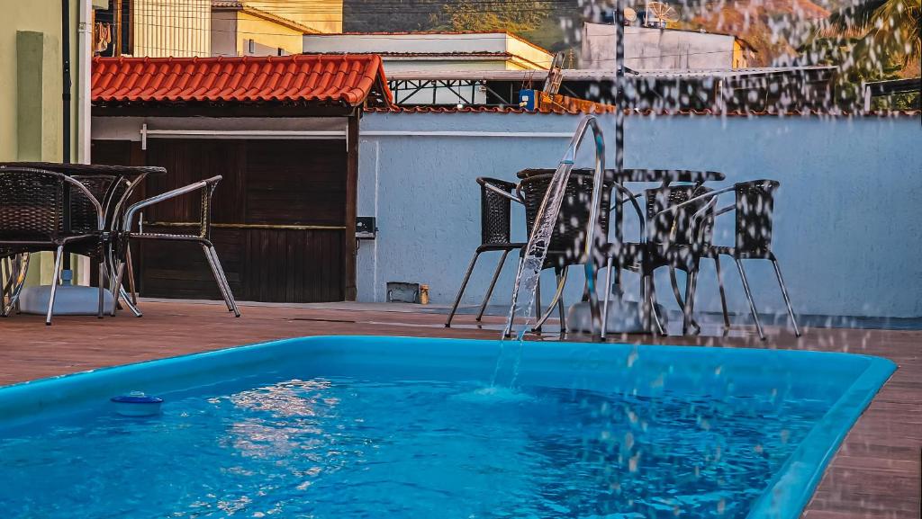 Piscina durante o dia